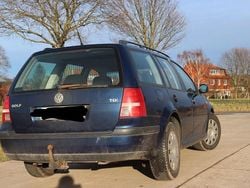 Blau Gebraucht 2004 VW Golf IV Basis Kombi | 600 € (Guter Preis)