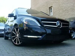 Schwarz metallic Gebraucht 2012 Mercedes B200 Van / Kleinbus | 15.990 € (Teuer)