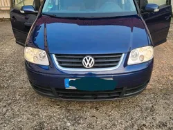 Blau Gebraucht 2006 VW Touran Van / Kleinbus | 3.750 € (Etwas zu teuer)