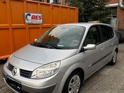 Silber Gebraucht 2005 Renault Scénic II Van / Kleinbus | 2.500 €