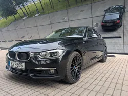 Schwarz Gebraucht 2016 BMW 330e iPerformance Limousine | 13.500 €