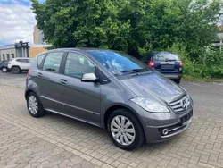 Mountaingrau met. Gebraucht 2009 Mercedes A150 Elegance Kleinwagen | 9.500 € (Teuer)