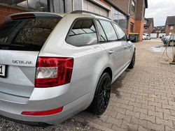 Silber Gebraucht 2015 Skoda Octavia Kombi | 5.950 €