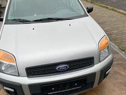 Silber Gebraucht 2007 Ford Focus Limousine | 3.600 €