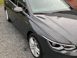 Grau Gebraucht 2022 VW Golf VIII Style Kombi | 23.300 € (Guter Preis)