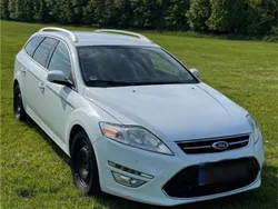 Weiß Gebraucht 2011 Ford Mondeo Kombi | 9.444 €