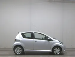 Satin silver metallic Gebraucht 2014 Toyota Aygo Cool Kleinwagen | 5.990 € (Guter Preis)