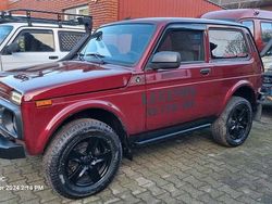 Rot Gebraucht 2022 Lada niva SUV | 24.990 €