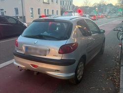 Silber Gebraucht 2005 Peugeot 206 Coupé | 2.050 € (Teuer)