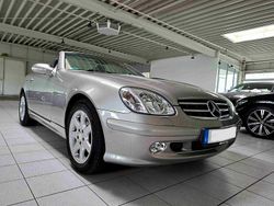 Silber Gebraucht 2003 Mercedes SLK320 Cabrio | 13.700 €
