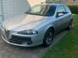 Grau Gebraucht 2007 Alfa Romeo 147 Kleinwagen | 500 € (Superpreis)