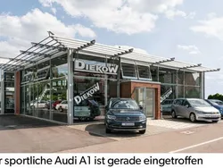 Distriktgrün metallic (metallic) Gebraucht 2024 Audi A1 S-Line Kleinwagen | 30.950 € (Fairer Preis)