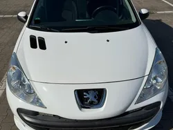 Weiß Gebraucht 2011 Peugeot 206+ Kleinwagen | 2.400 € (Fairer Preis)