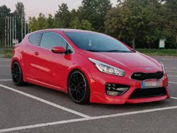 Rot Gebraucht 2013 Kia ProCeed GT Kleinwagen | 13.000 €
