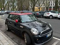 Schwarz Gebraucht 2011 Mini John Cooper Works Kleinwagen | 11.000 € (Fairer Preis)