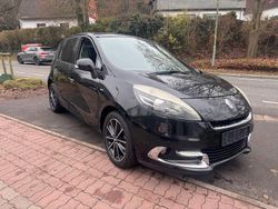 Schwarz Gebraucht 2012 Renault Scénic III Bose Edition Van / Kleinbus | 5.500 € (Etwas zu teuer)