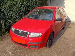 Rot Gebraucht 2005 Skoda Fabia Classic Kleinwagen | 999 € (Guter Preis)
