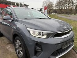 Grau Gebraucht 2022 Kia Stonic Vision SUV | 16.990 € (Guter Preis)