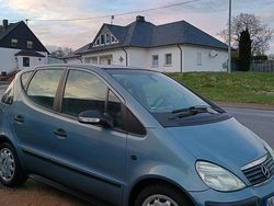 Blau Gebraucht 2003 Mercedes A140 Kleinwagen | 2.400 €
