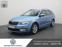Schwarz / denim blau (metallic) Gebraucht 2015 Skoda Octavia Ambition Kombi | 9.980 € (Fairer Preis)