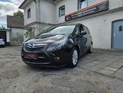 Braun Gebraucht 2015 Opel Zafira Tourer Edition Van / Kleinbus | 8.495 € (Fairer Preis)