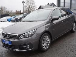 Grau Gebraucht 2020 Peugeot 308 SW Allure Kombi | 14.990 € (Guter Preis)