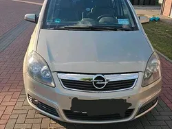 Grau Gebraucht 2007 Opel Zafira Van / Kleinbus | 6.600 € (Teuer)