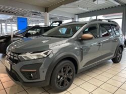 Grau Gebraucht 2024 Dacia Jogger Extreme Van / Kleinbus | 24.188 € (Teuer)