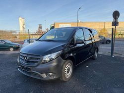 Schwarz Gebraucht 2017 Mercedes Vito Kombi | 24.950 € (Teuer)