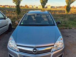 Silber Gebraucht 2009 Opel Astra Edition Kombi | 1.800 € (Fairer Preis)