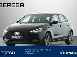 Weiß Gebraucht 2024 Hyundai i30 Advantage Limousine | 22.890 € (Fairer Preis)
