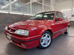 Rot Gebraucht 1995 Renault 19 Limousine | 17.988 €