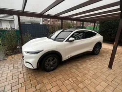 Weiß Gebraucht 2022 Ford Mustang Mach-E SUV | 29.999 €