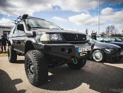 Schwarz Gebraucht 2000 Mitsubishi Pajero SUV | 5.200 €