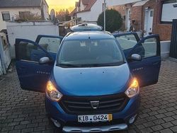 Blau Gebraucht 2015 Dacia Lodgy Stepway Van / Kleinbus | 6.500 € (Fairer Preis)