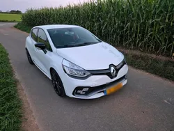 Weiß Gebraucht 2017 Renault Clio IV Trophy Kleinwagen | 13.500 € (Fairer Preis)
