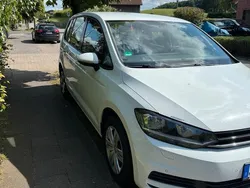 Weiß Gebraucht 2017 VW Touran Van / Kleinbus | 15.490 € (Teuer)