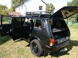 Schwarz Gebraucht 2021 Lada Urban SUV | 18.999 €