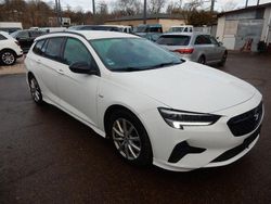 Weiß Gebraucht 2022 Opel Insignia Ultimate Kombi | 16.499 € (Superpreis)