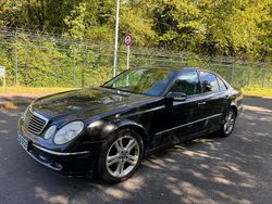 Schwarz Gebraucht 2006 Mercedes E280 Limousine | 3.300 €