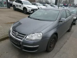 Grau Gebraucht 2009 VW Jetta Limousine | 1.990 € (Superpreis)