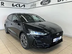 Obsidianschwarz metallic Gebraucht 2025 Ford Focus ST-Line X Limousine | 28.450 € (Fairer Preis)