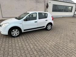 Weiß Gebraucht 2010 Dacia Sandero Kleinwagen | 2.390 € (Fairer Preis)