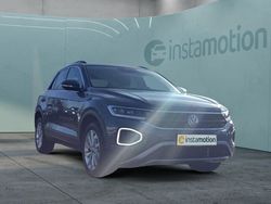 Blau Gebraucht 2024 VW T-Roc Life SUV | 28.000 € (Fairer Preis)
