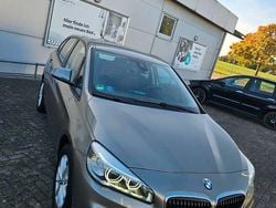 Grau Gebraucht 2016 BMW 220 Active Tourer Advantage Van / Kleinbus | 15.900 € (Guter Preis)