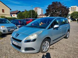 Silber Gebraucht 2010 Peugeot 5008 Tendance Van / Kleinbus | 2.700 € (Guter Preis)
