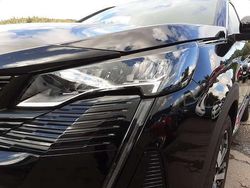 Schwarz metallic Gebraucht 2023 Peugeot 3008 Allure | 26.710 € (Fairer Preis)