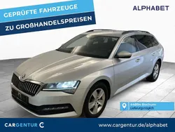 Brillant silber Gebraucht 2022 Skoda Superb Ambition Kombi | 17.807 € (Guter Preis)