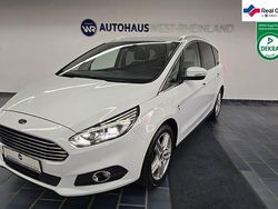 Weiß Gebraucht 2018 Ford S-MAX Titanium Van / Kleinbus | 19.590 € (Fairer Preis)