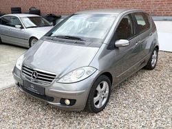 Grau Gebraucht 2005 Mercedes A200 Avantgarde Van / Kleinbus | 5.490 € (Fairer Preis)